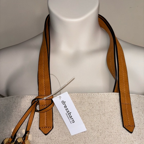 NWT Chic Vacay Canvas Tote Bag - Cream and Tan - Picture 3 of 7